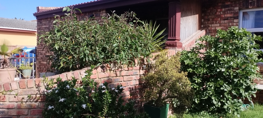 3 Bedroom Property for Sale in Heiderand Western Cape